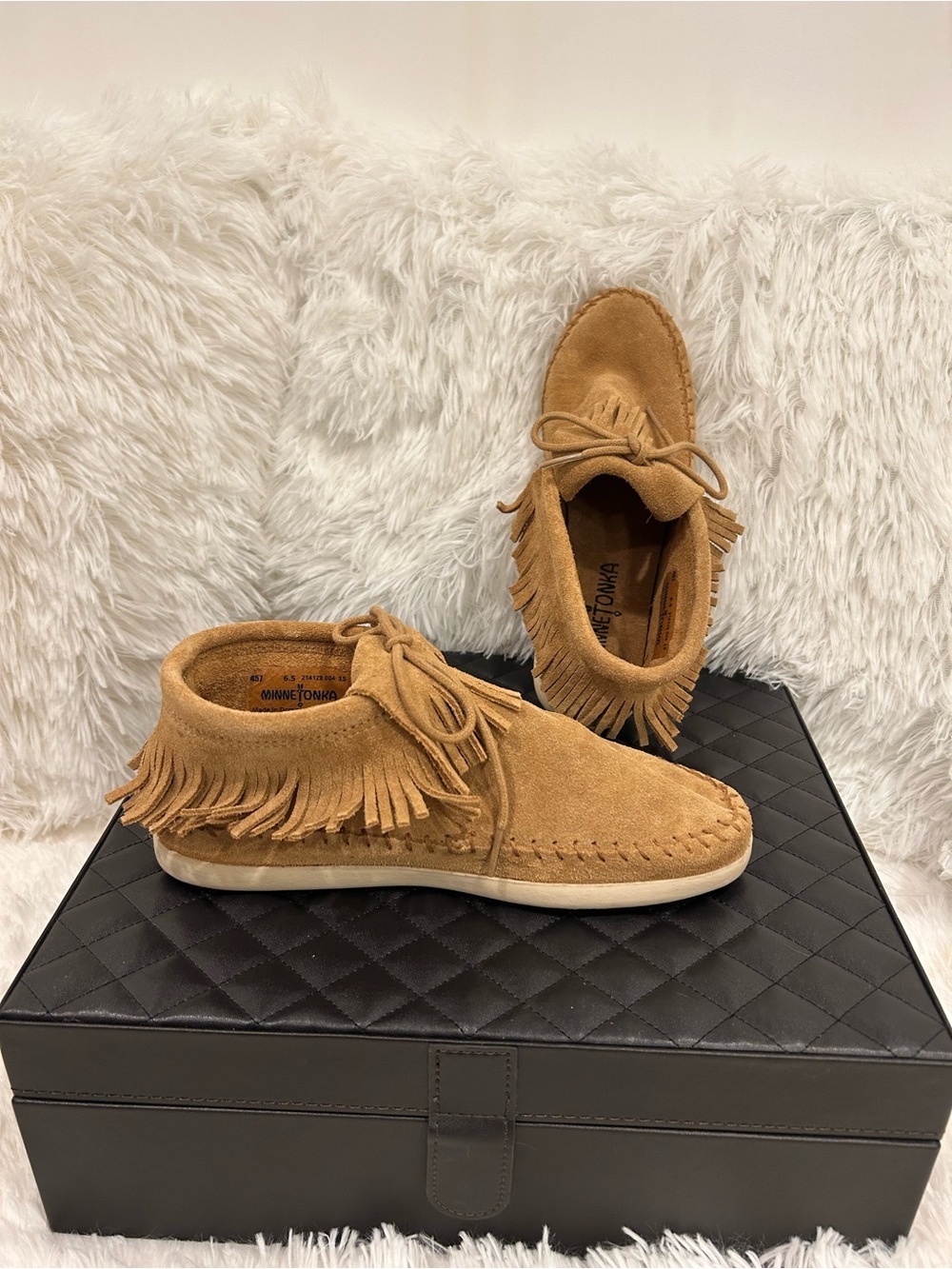 Minnetonka Tan Suede Fringe Chukka Booties women’s US 6.5
